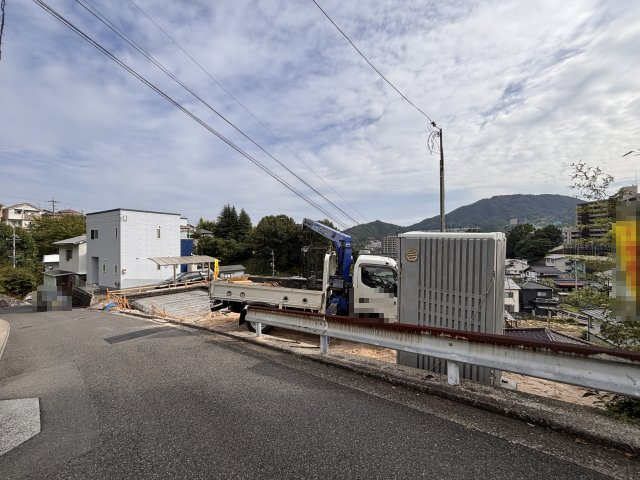 新築戸建　　　上安６丁目の前面道路含む現地写真
