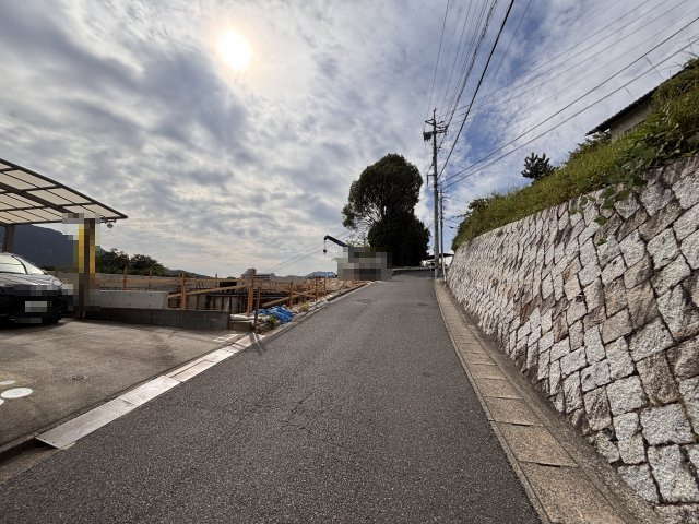 新築戸建　　　上安６丁目の前面道路含む現地写真