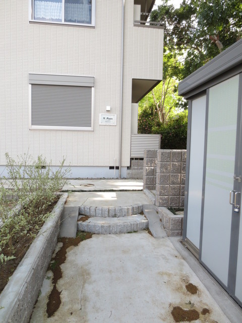 Ｋ　Ｐｉａｔｔｏ　ケイピアットのエントランス|★エントランス★右側ゴミ置き場★