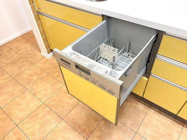 【キッチン】 | 練馬区南田中1丁目　中古一戸建住宅　（成増店） | 食器洗乾燥機標準装備。