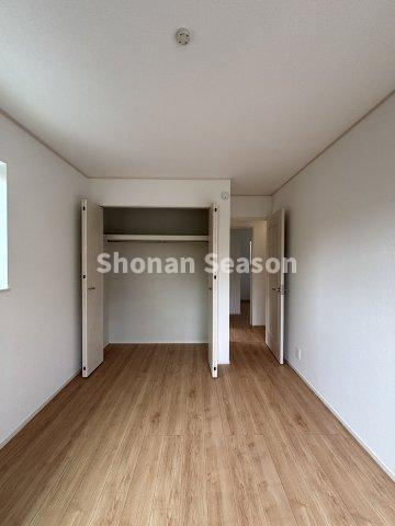 【収納】 | 寝室は６帖以上あるので、広々していて快適です◎