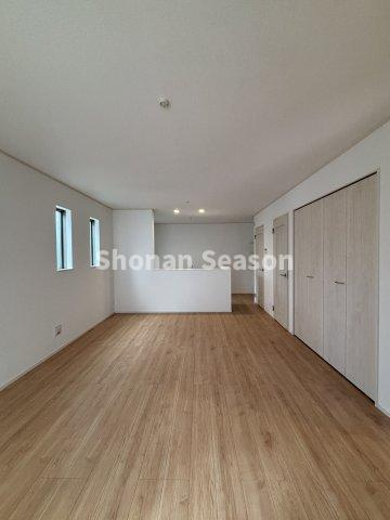 【居間・リビング】 | リビングを見渡して料理できる「カウンターキッチン」の間取りプラン