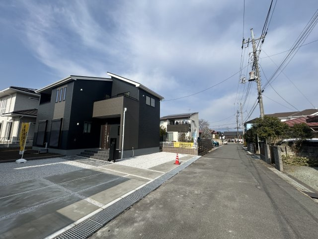 新築　渋川市半田第3　Livele Garden.S　１号棟の前面道路含む現地写真|現地写真　東側接道幅員約4.2ｍ