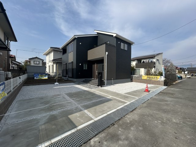 新築　渋川市半田第3　Livele Garden.S　１号棟の駐車場|現地写真　駐車スペースは並列2台分可能です！					
