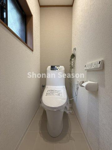 【トイレ】 | 暖かな便座でカバー要らず！お掃除も楽々な「温水洗浄便座」に交換済！