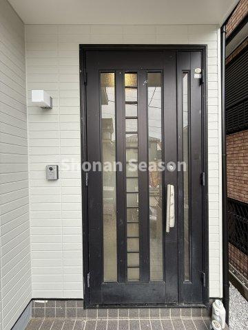 【玄関】 | モニター付きインターホンに新規交換し、お留守番も安心です。