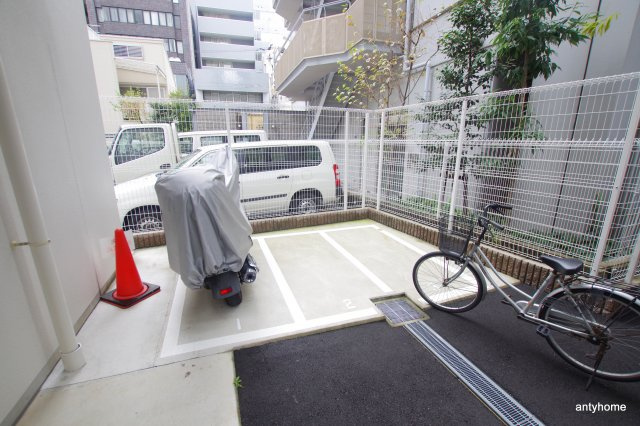 メインステージ西天満T’ｓSQUARE　仲介手数料無料の駐車場