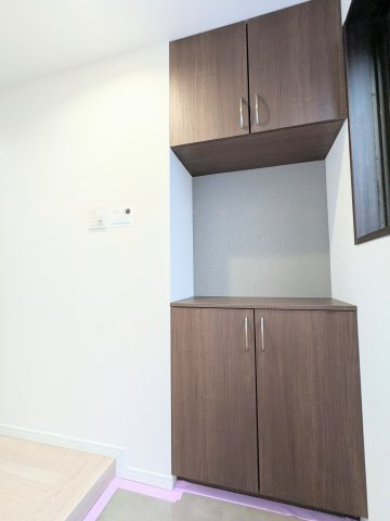 ダイアパレス八広花水木通りトリニティの玄関|～収納付き玄関写真～