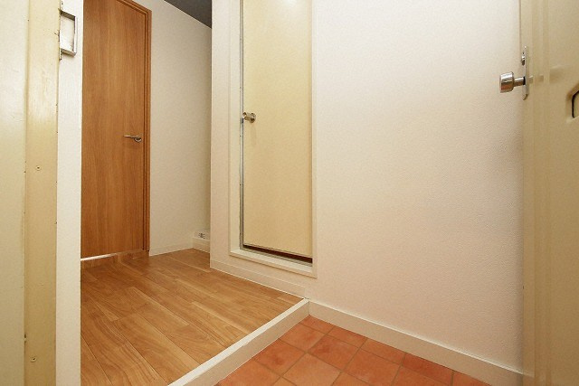 ソシオコート難波の玄関