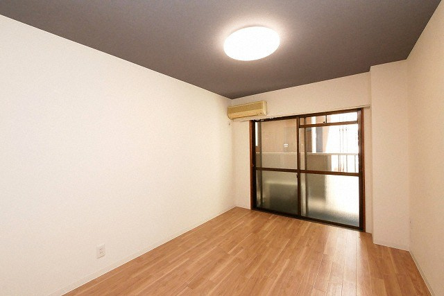 ソシオコート難波の居間・リビング