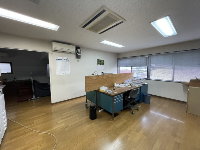 【高松市十川東町】住居・倉庫付き事務所の受付