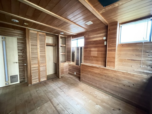 【高松市十川東町】住居・倉庫付き事務所の洋室|スタンダードな洋室です