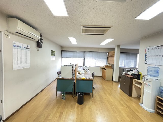 【高松市十川東町】住居・倉庫付き事務所の受付