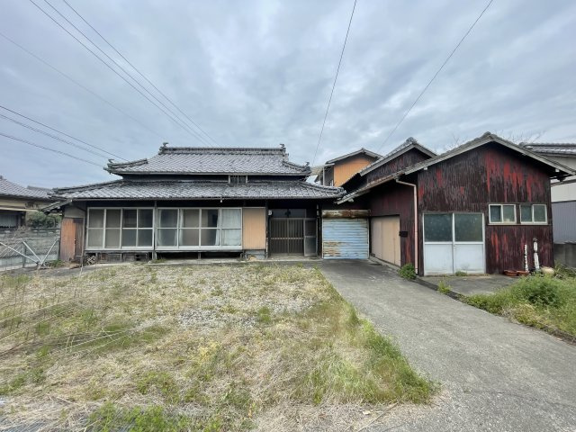 【坂出市林田町】街も、海も、山も、そっと近くに。少し静かな戸建て。の庭|お庭が付いています