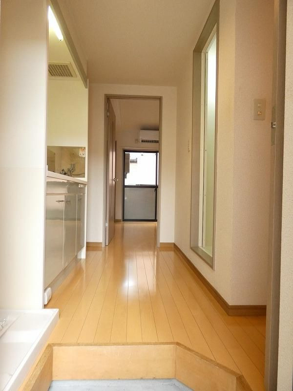 コーポひまわりの居間・リビング