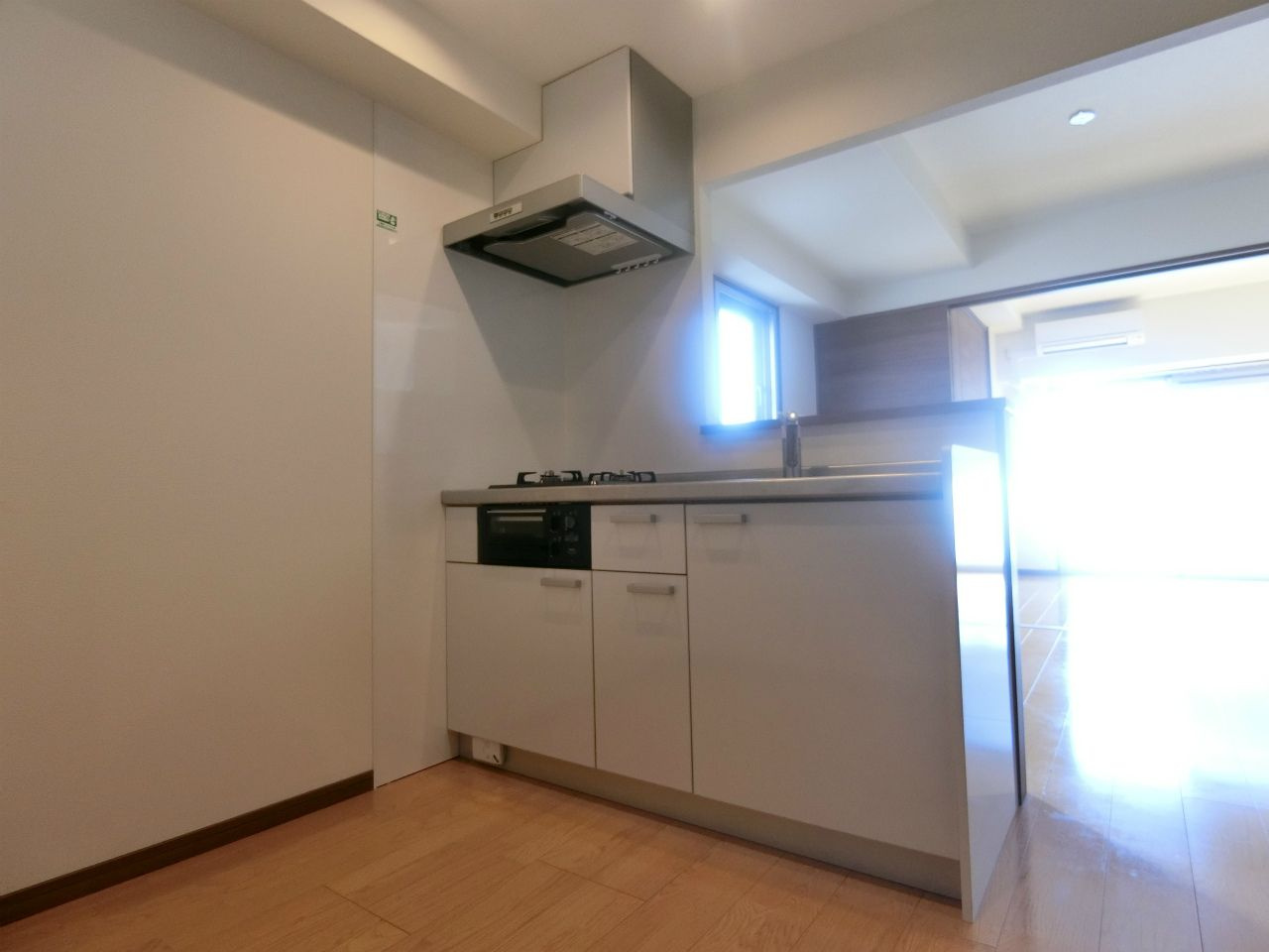 at eastのキッチン|2口コンロ・グリル付のシステムキッチンです♪