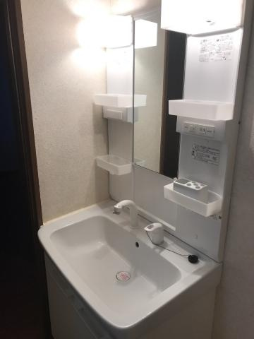 エクセレンス戸田公園の独立洗面台|洗髪洗面化粧台