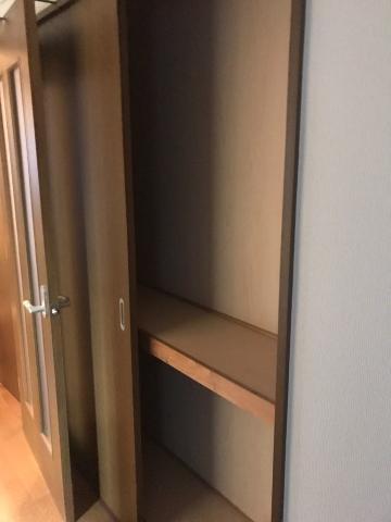 エクセレンス戸田公園の収納|収納（キッチン横）