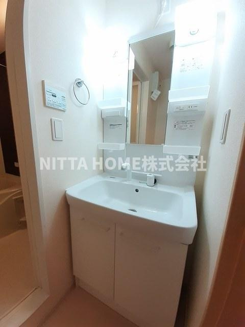 メビウスの洗面所|シャワー付きの洗面化粧台もあります◆