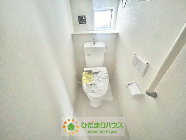 久喜市南７期　新築一戸建て　02　グラファーレのトイレ