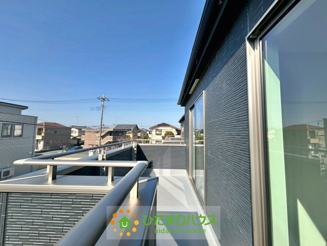 久喜市南７期　新築一戸建て　02　グラファーレのバルコニー