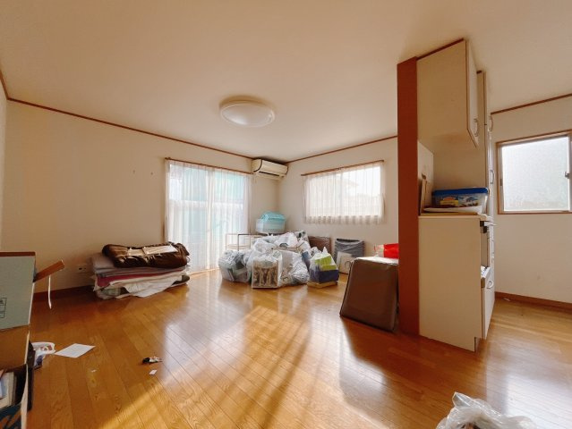 【中古戸建】太田市藪塚町の居間・リビング|■リビング｜毎日の家族とのご飯も大切に、充実できるようオシャレなダイニングキッチンをご用意しました♪より家族との絆も深まります＾＾