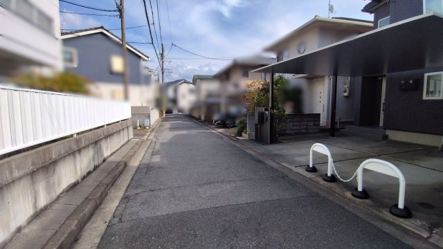 尼崎市塚口町　中古戸建の前面道路含む現地写真