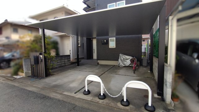 尼崎市塚口町　中古戸建の駐車場