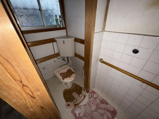 粟生新家　戸建住宅のトイレ