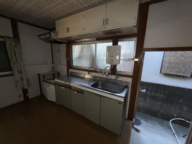 粟生新家　戸建住宅のキッチン