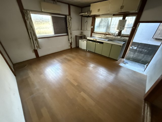 粟生新家　戸建住宅の内装