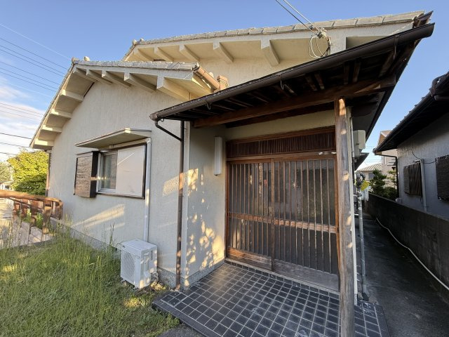 粟生新家　戸建住宅のロビー