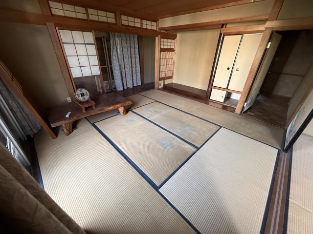 粟生新家　戸建住宅の居間・リビング