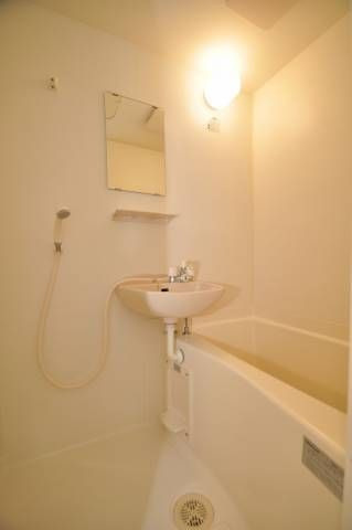 アゼリア吉塚の浴室