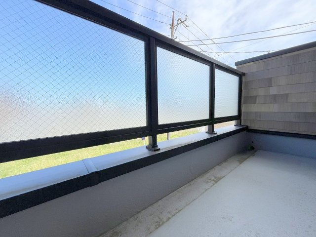八潮市大瀬　新築戸建　全1棟のバルコニー|広々としたバルコニーでたっぷり洗濯物が干せます
