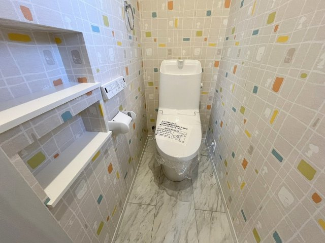 八潮市大瀬　新築戸建　全1棟のトイレ|2階のトイレです