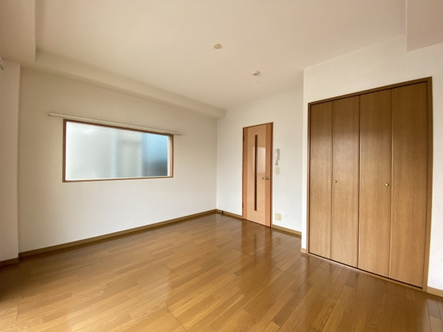 フローラステージ諸岡の居間・リビング