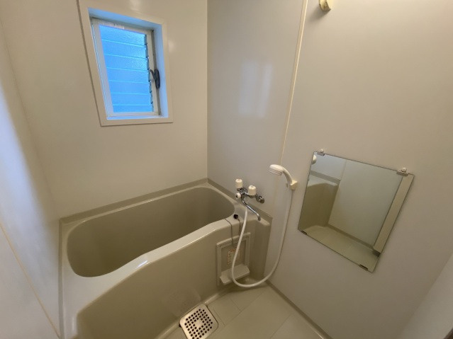フローラステージ諸岡の浴室