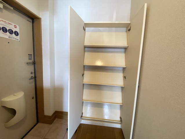 フローラステージ諸岡の収納