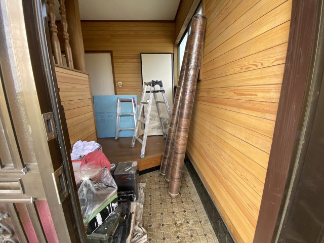 八街市八街ろ111中古建住宅の玄関