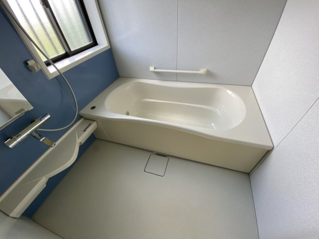 八街市八街ろ111中古建住宅の浴室