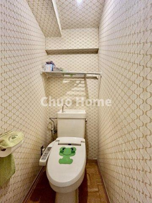 【トイレ】 | 新小岩サマリヤマンション | 【トイレ】 温水洗浄便座機能付きトイレ。温水洗浄便座は清潔にお使いいただくための大切なアイテムです。