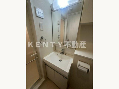 【独立洗面台】 | プレール・ドゥーク下丸子 | 朝の支度にも助かる、独立の洗髪洗面化粧台