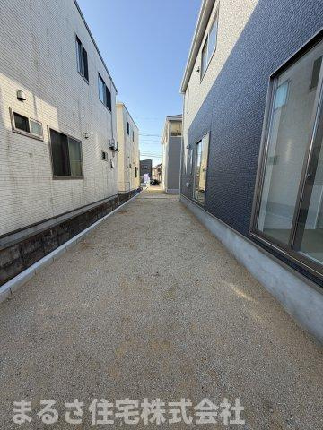 熊野第５　２号棟の前面道路含む現地写真