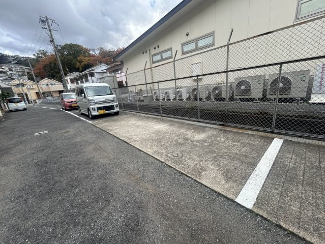 シェトワ西脇の駐車場