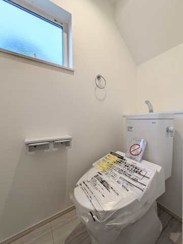 明石市大久保町山手台２丁目戸建２号棟のトイレ