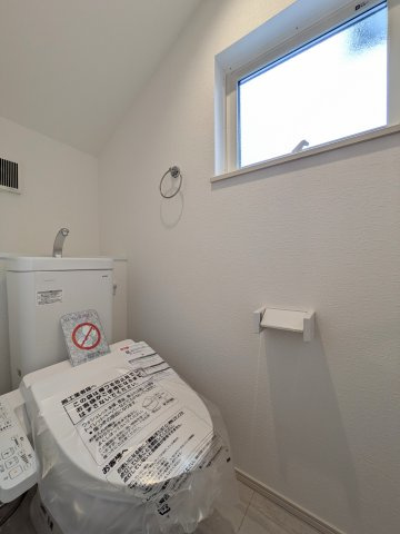 明石市大久保町山手台２丁目戸建２号棟のトイレ
