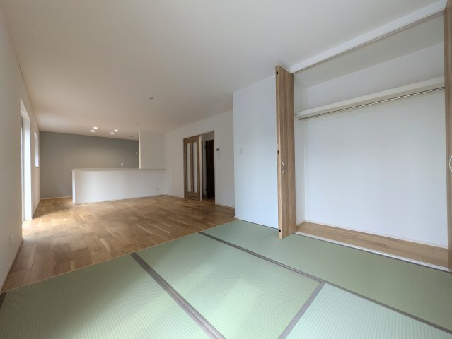 明石市大久保町山手台２丁目戸建２号棟の居間・リビング