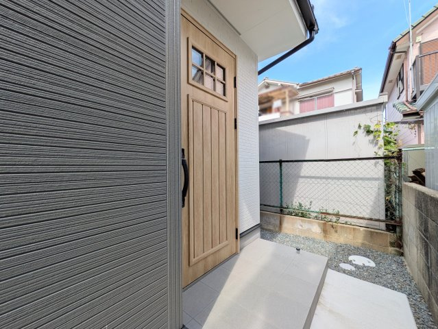 明石市大久保町山手台２丁目戸建２号棟の玄関