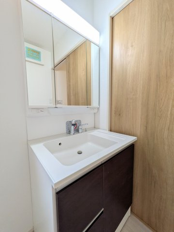 明石市大久保町山手台２丁目戸建２号棟の独立洗面台